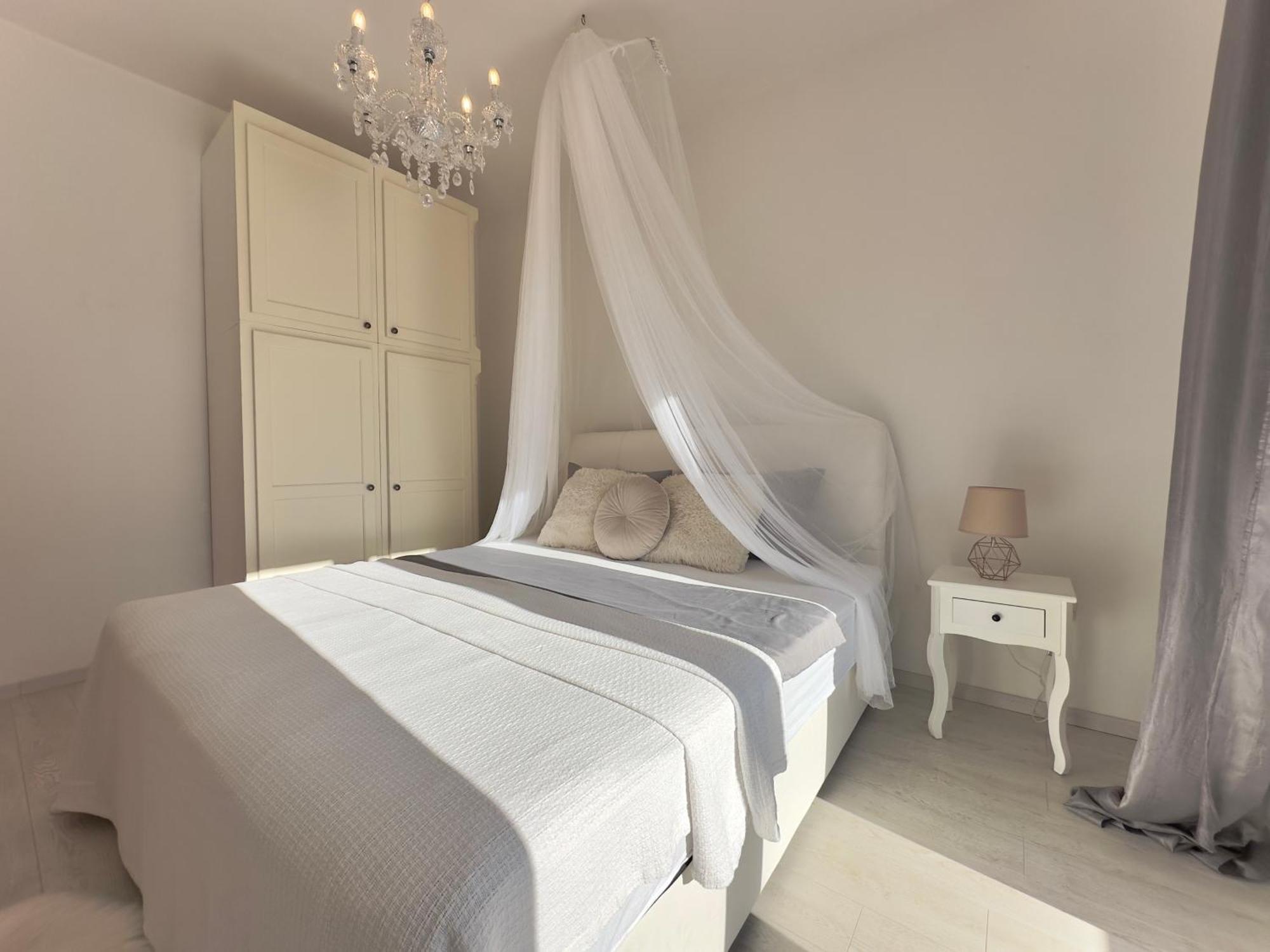 Elite Flos Apartment